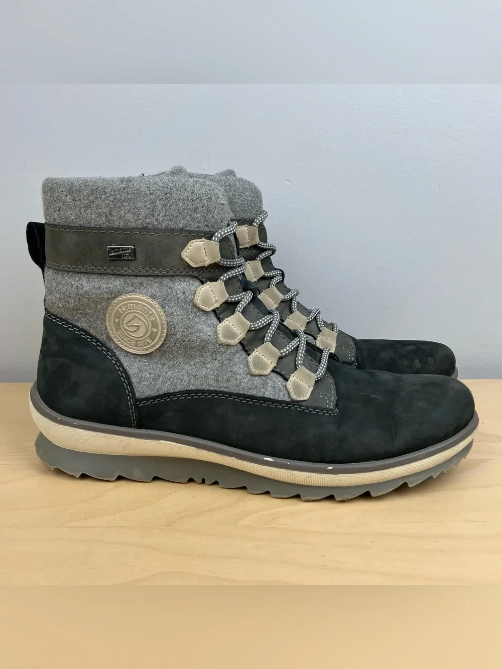 Remonte Women’s Size 40 / 8.5-9 Pazific Gray Black Wool Lined Winter Boots